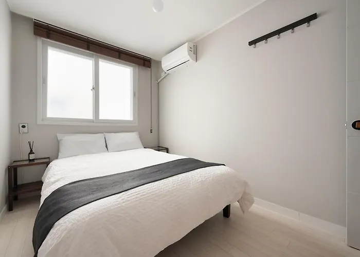 Simple Hongdae *